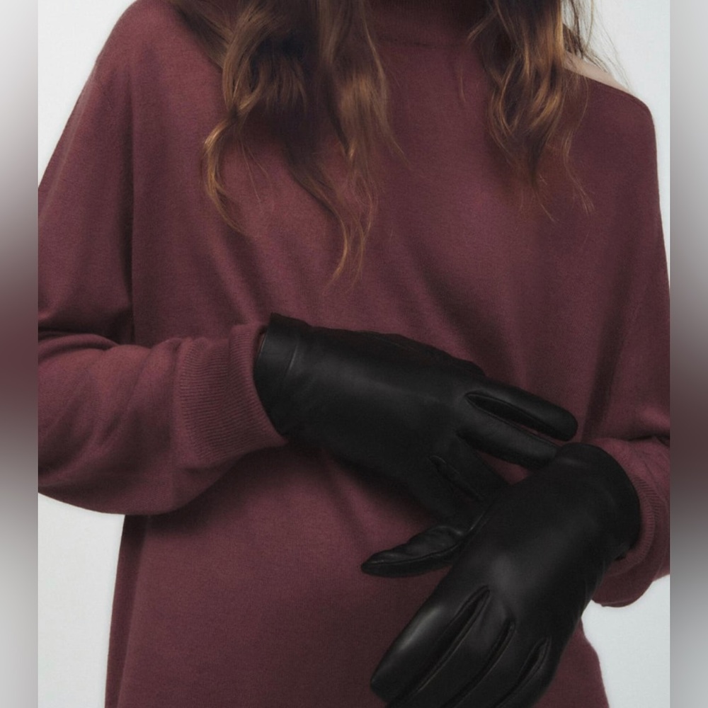 Black Leather Gloves